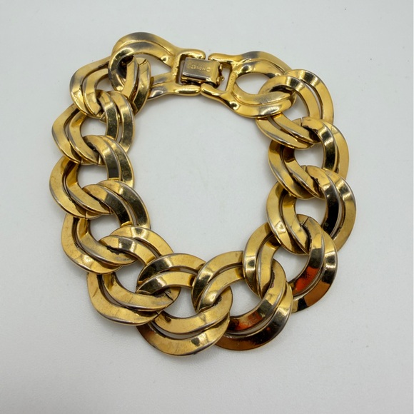 7" Vintage Monet Gold Tone double Twisted Link Bracelet w/ fold over clasp! - Picture 9 of 16